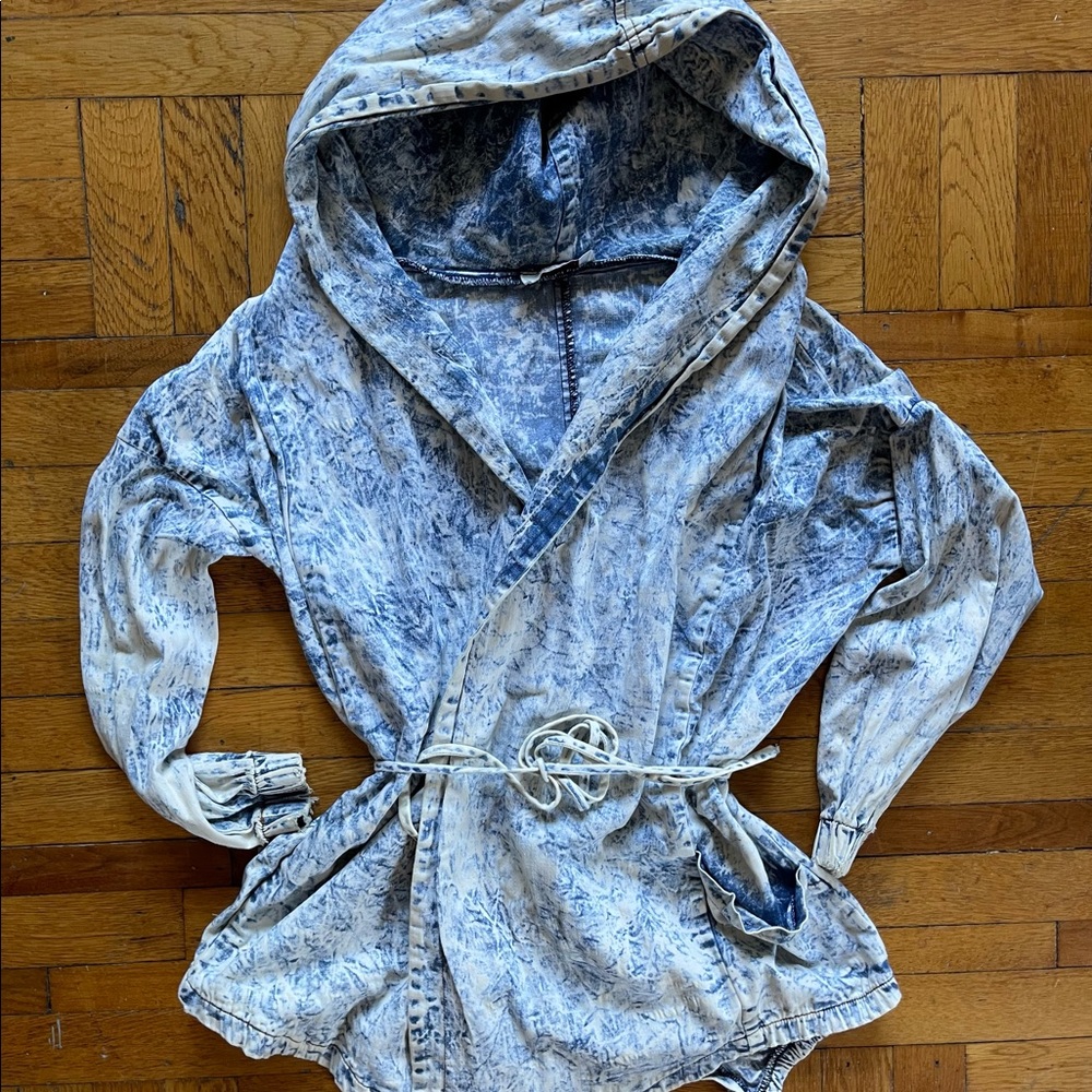 Vibrant Miu Hooded Jeans Jacket (size S)